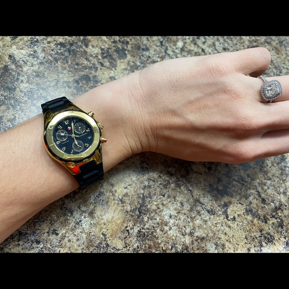 Michele Women’s jellybean 18k gold watch - Picture 3 of 3